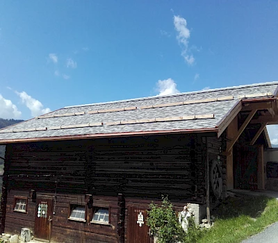 Dacheindeckung mit Tonziegel, Tasche engobiert - Bauernhof in Großarl