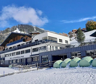 Fassadenbau in Großarl mit dem Material Rockpanel