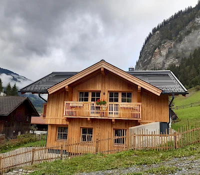 Einfamilienhaus in Hüttschlag mit Indach PV-Anlage Bramac Tegalit