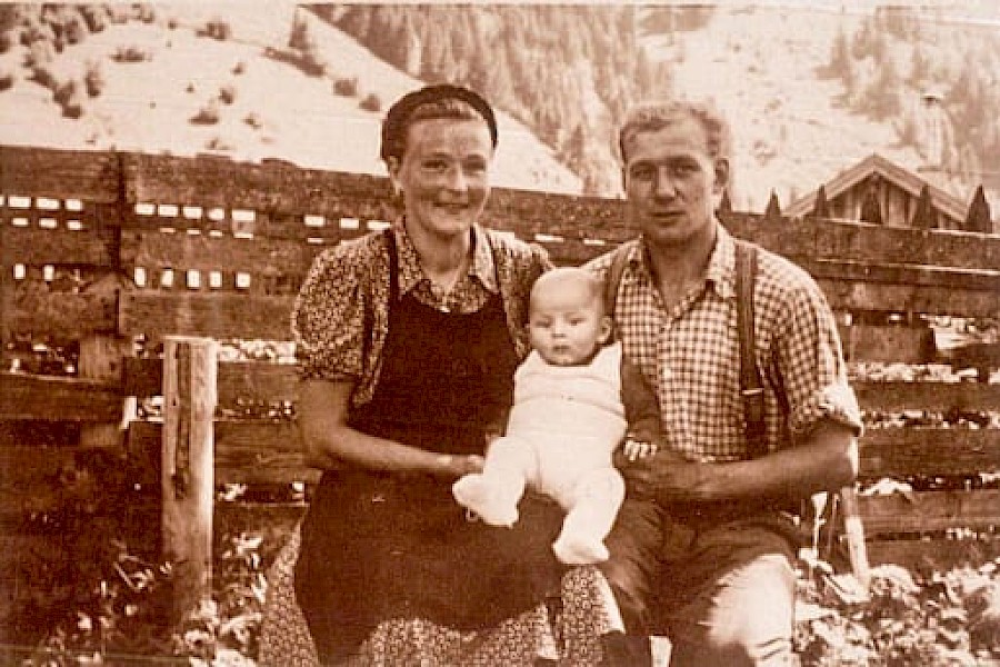 Oma Maria und Opa Ignaz mit Papa Willi Heigl